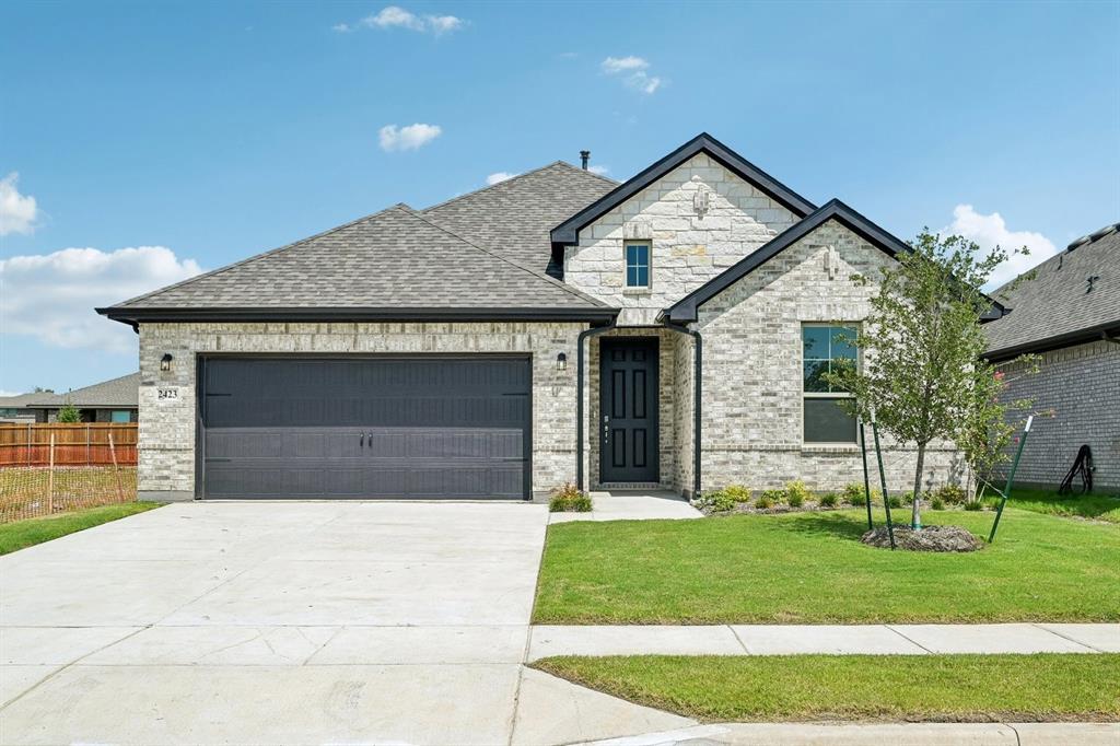 2423 Liberty Crossing Avenue — photo