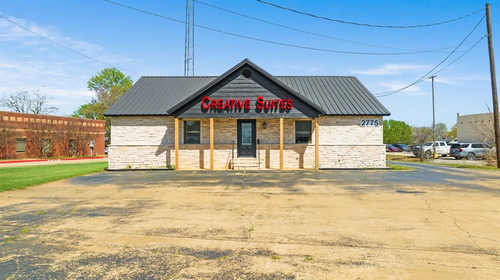 2775 NE Loop 286 Highway — photo