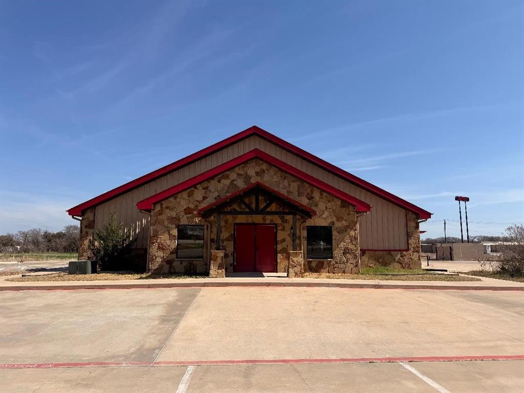 13787 S Highway 281 — photo