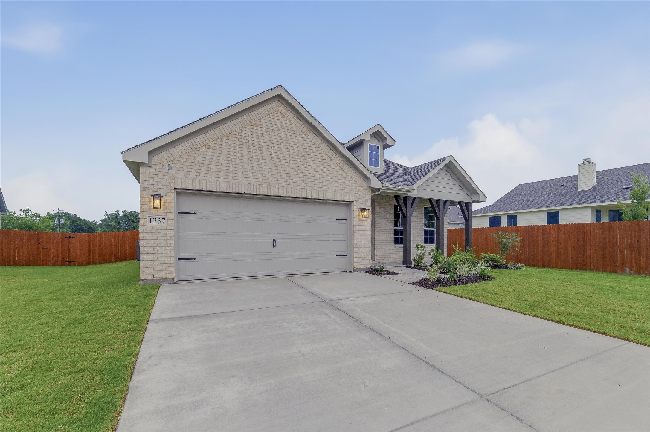 1237 Frio Drive, Springtown, TX 76082 — photo 2