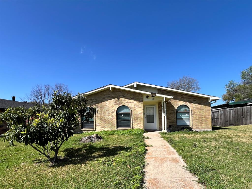 5609 Kerry Lane — photo