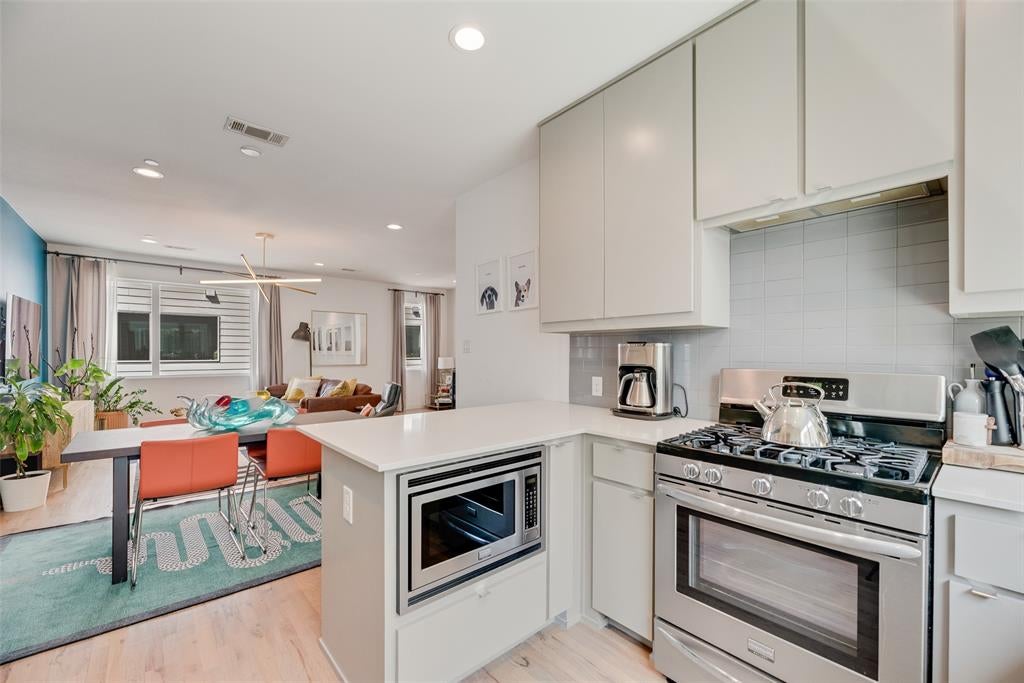 4705 Bryan Street 302 — photo