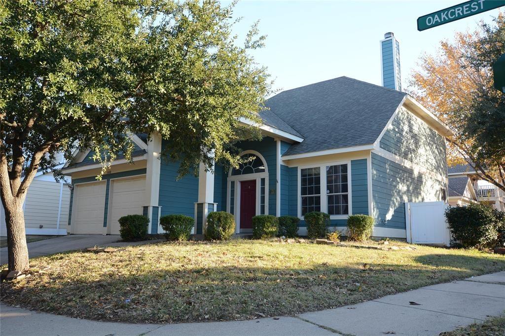 1400 Oakcrest Drive — photo