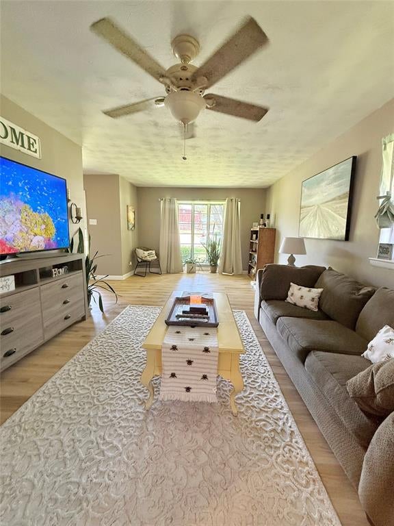 837 Hillside Drive — photo