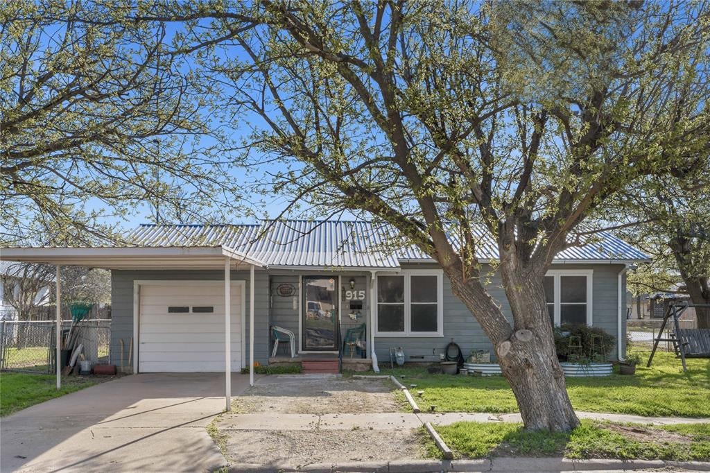 915 S Neches Street — photo