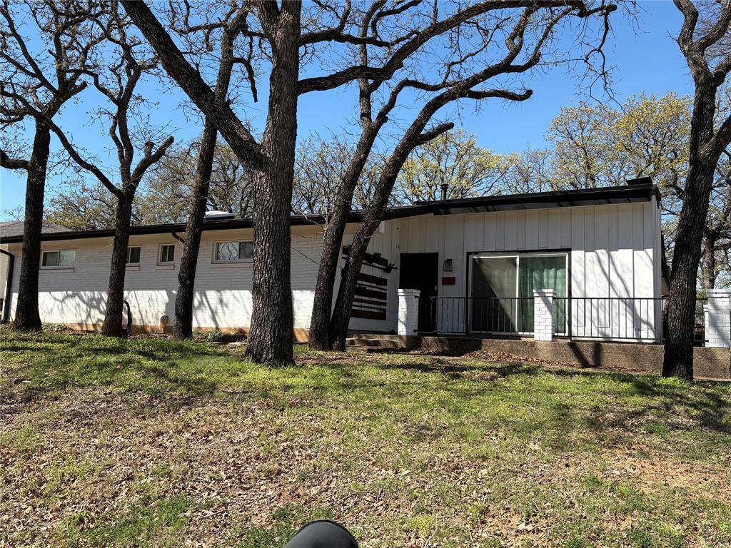 1121 Wade Drive — photo