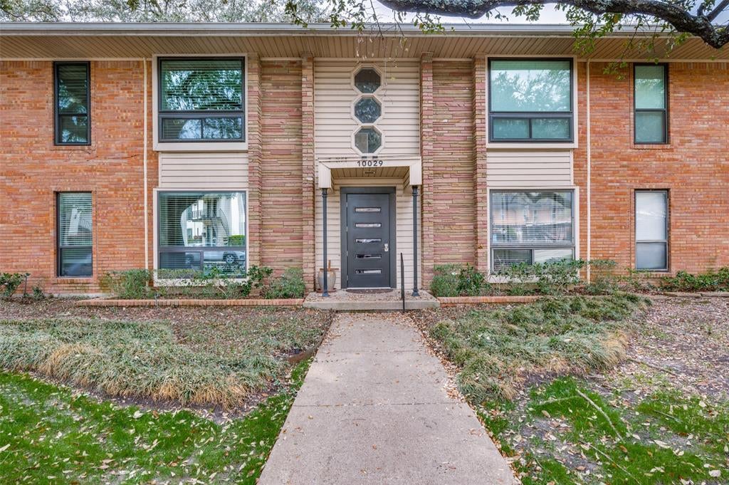 10029 Regal Park Lane 212 — photo