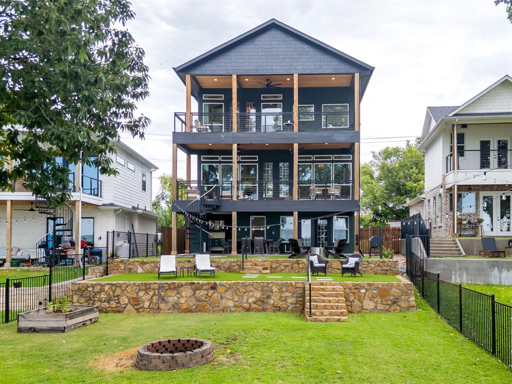 2417 E Lake Drive — photo