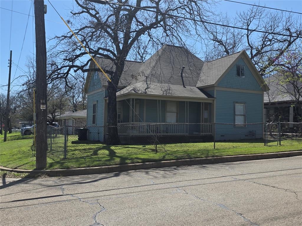 401 W Wilson Street — photo