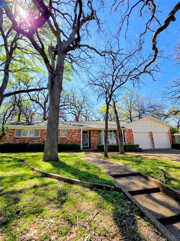 1020 Redbud Court — photo