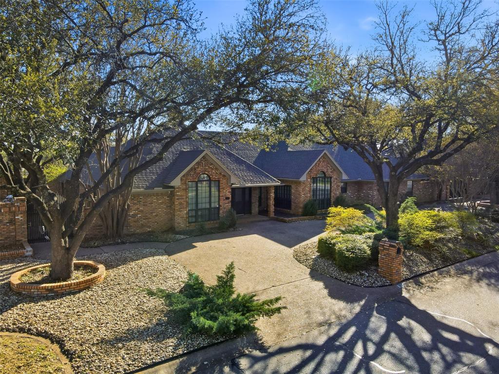 1005 Hemphill Drive — photo