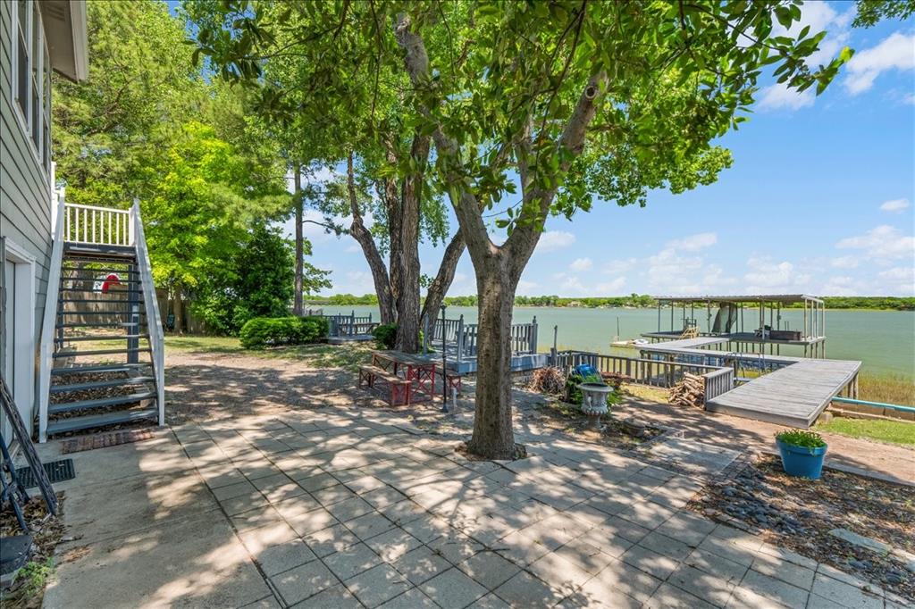 1128 W Lake Drive — photo