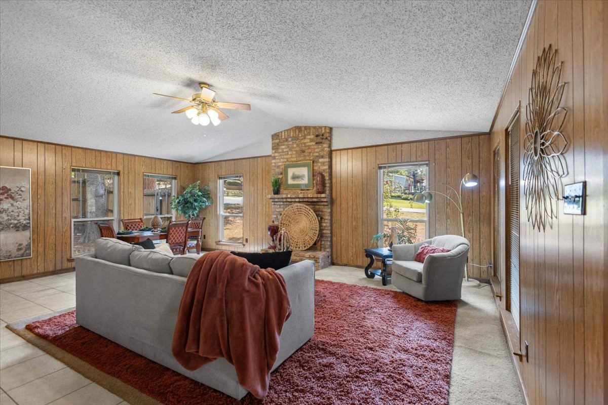 207 Grass Knoll Drive — photo