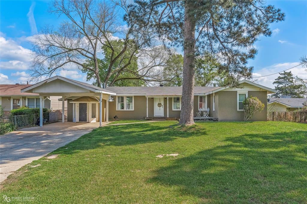 7204 S Lakeshore Drive — photo