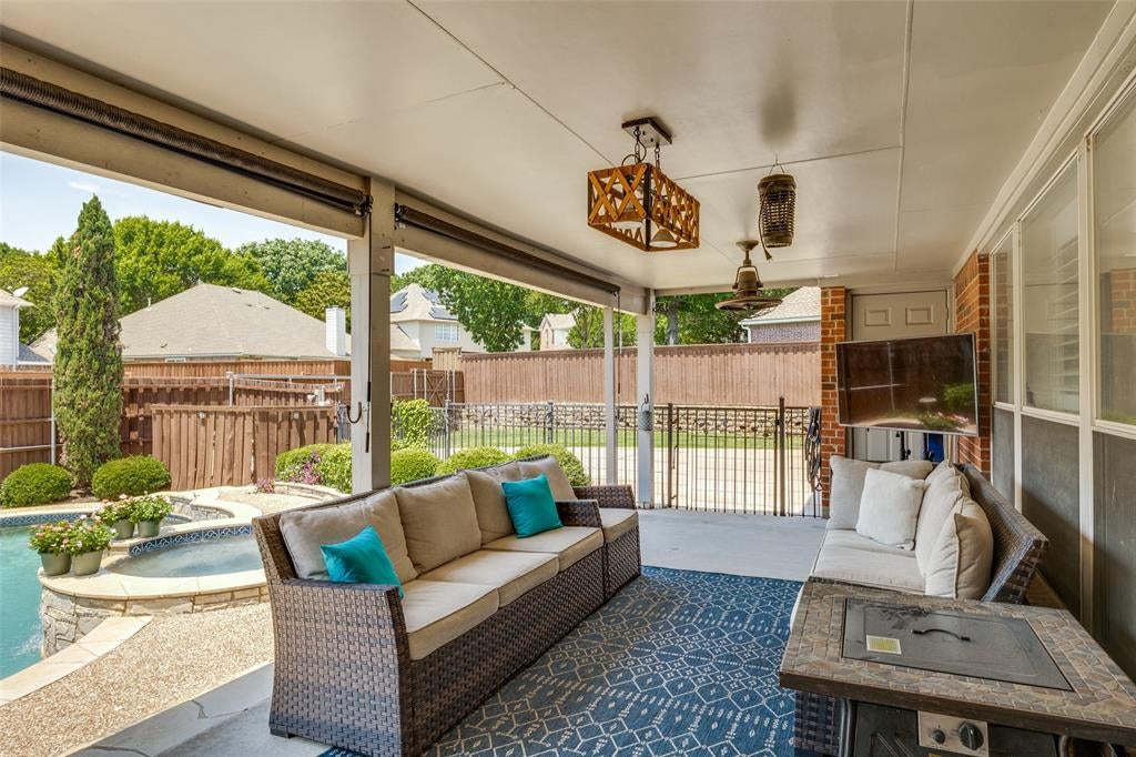 4405 Courtney Lane — photo