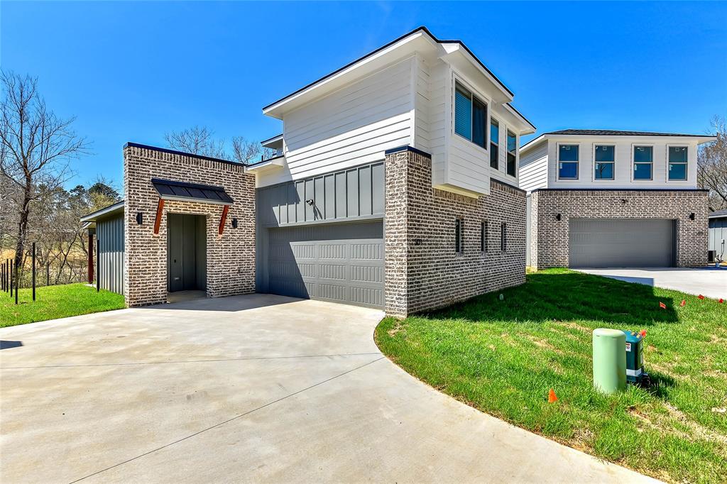 3260 Crawford 401 — photo