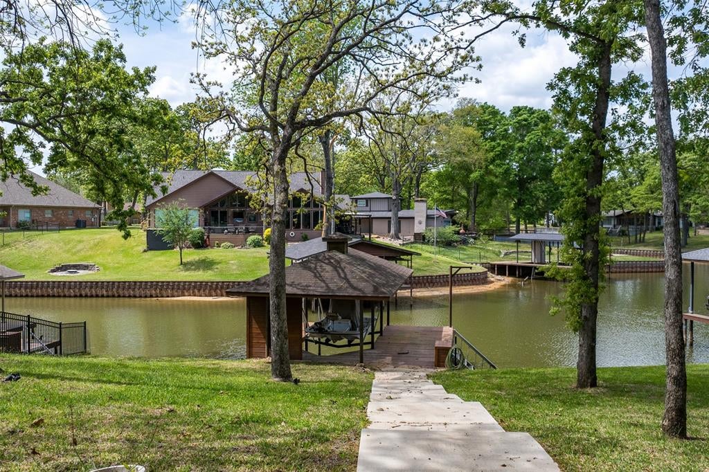 112 Greenwood Drive — photo