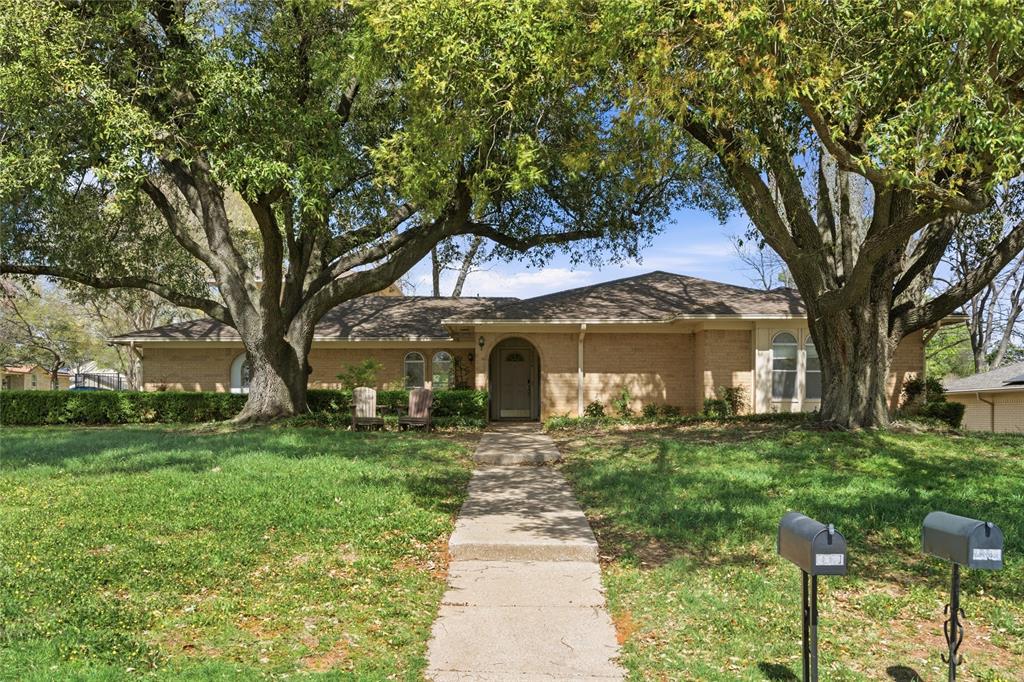 2326 Forest Hills Road — photo
