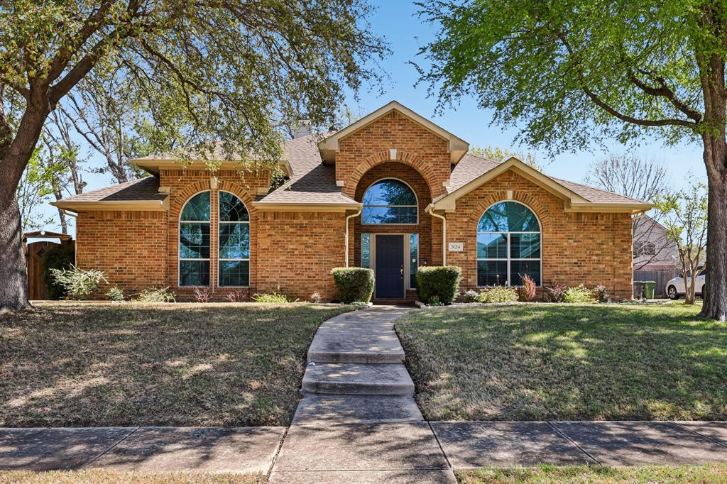 524 Jasmine Drive — photo