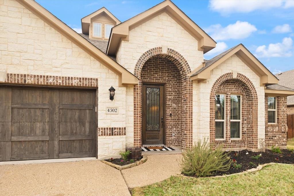 4302 Gleneagles — photo