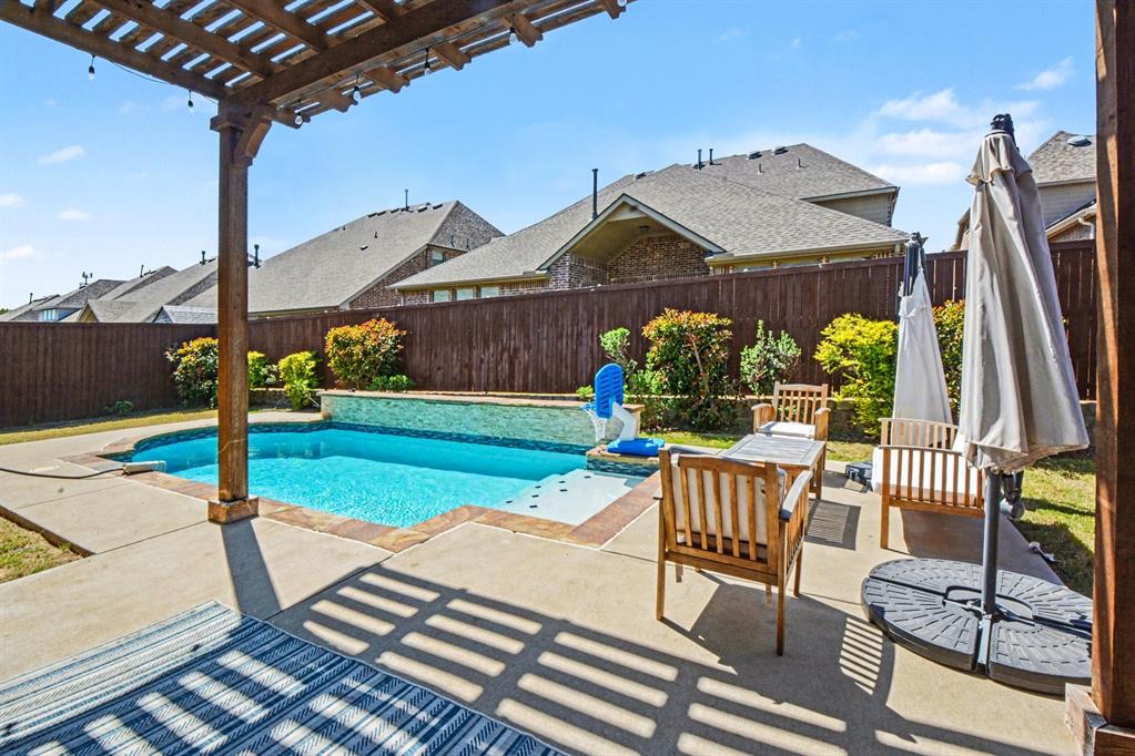 3323 Royal Ridge Drive — photo
