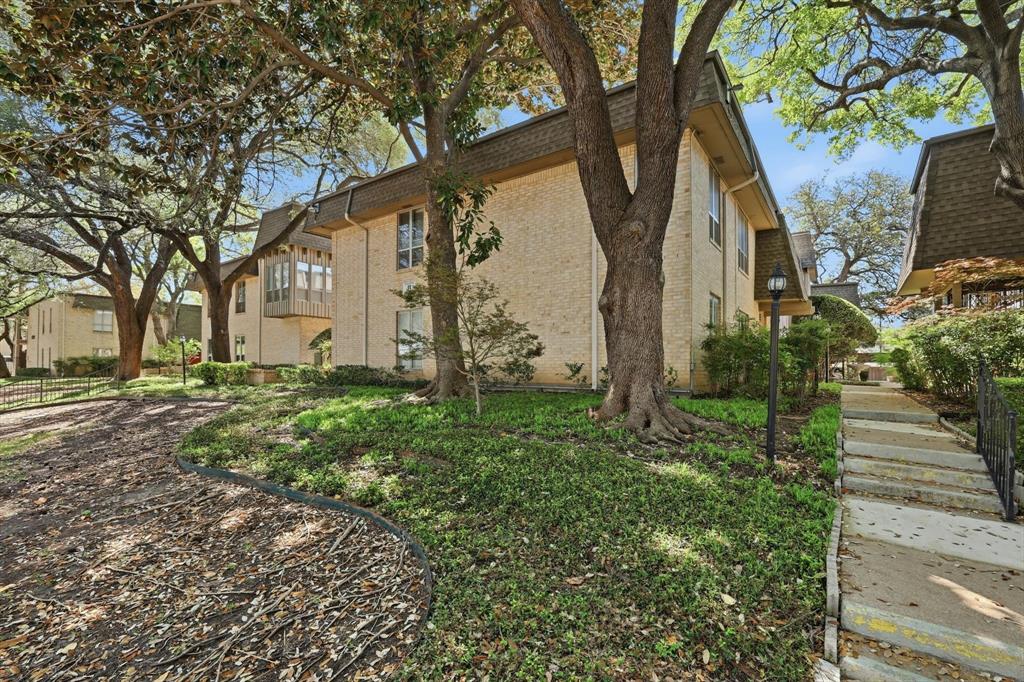 4320 Bellaire Drive S 240W — photo