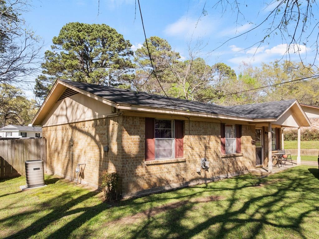 124 Wills Drive — photo