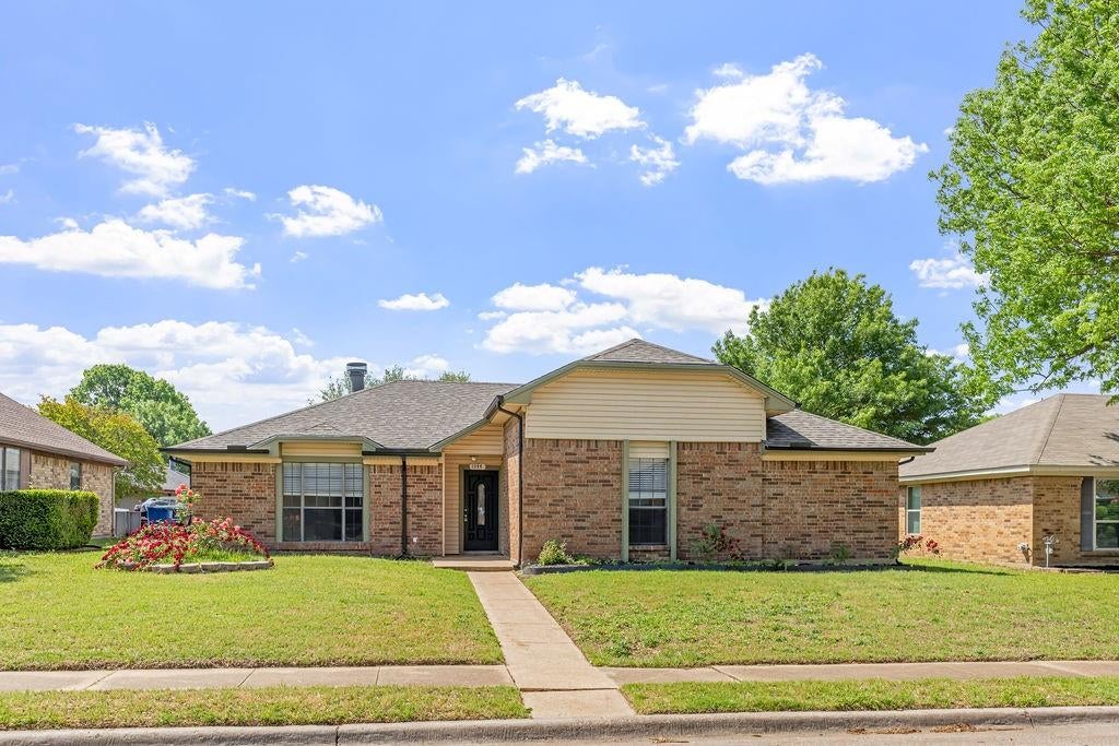 1304 Petunia Drive — photo