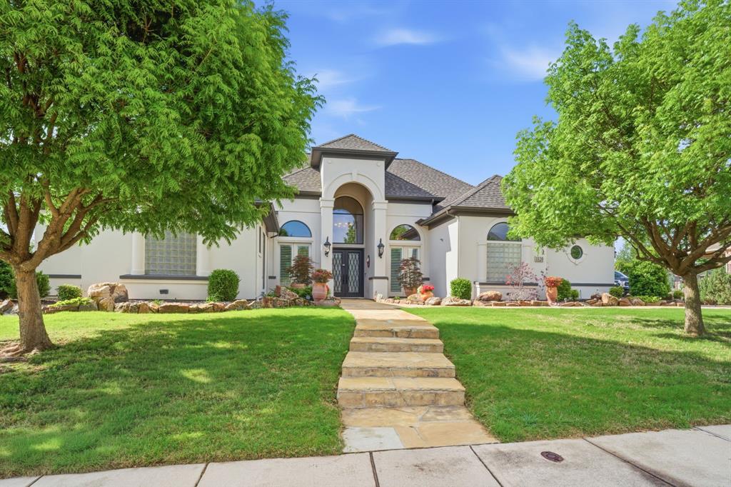 1120 Twin Oaks Drive — photo