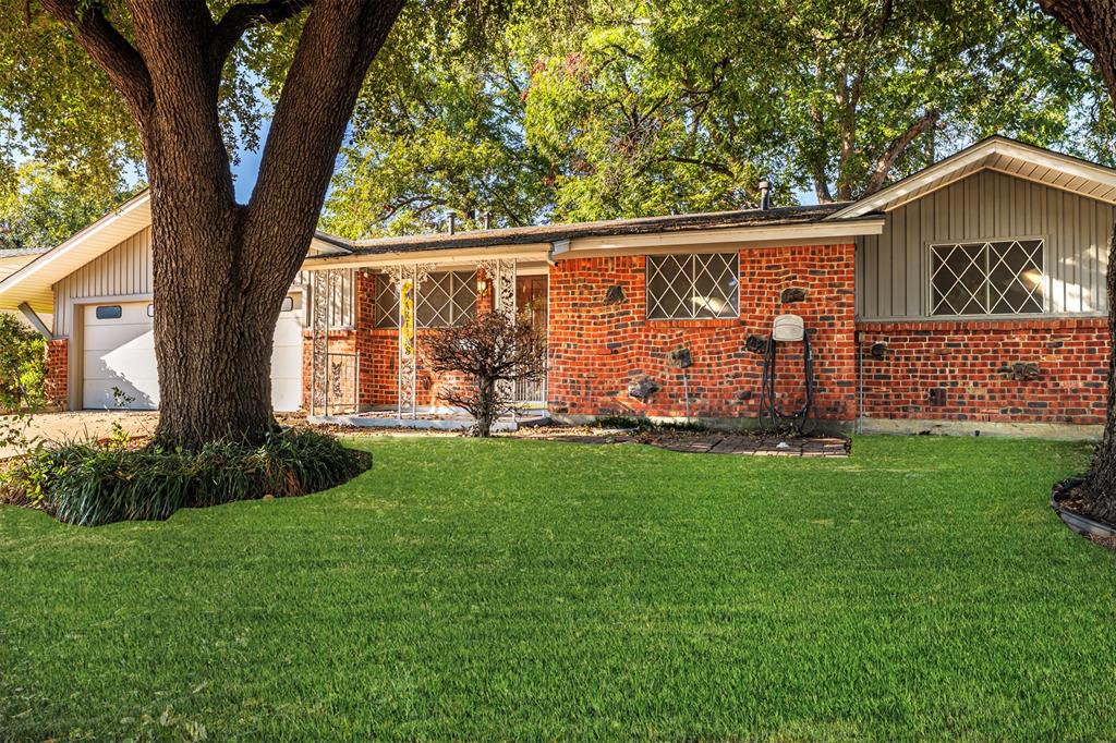 4557 Dee Lane — photo