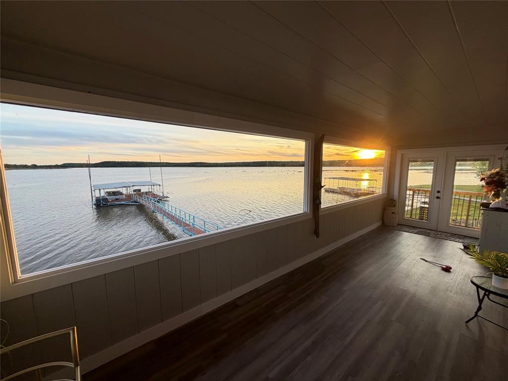 3490 Bounding Main — photo
