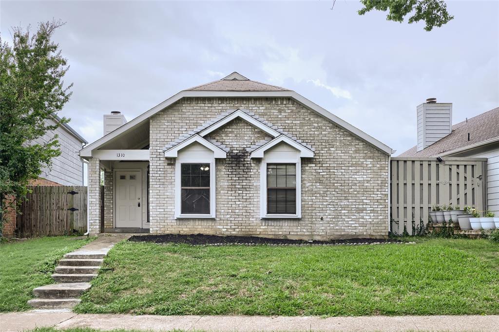 1310 Maplewood Drive — photo