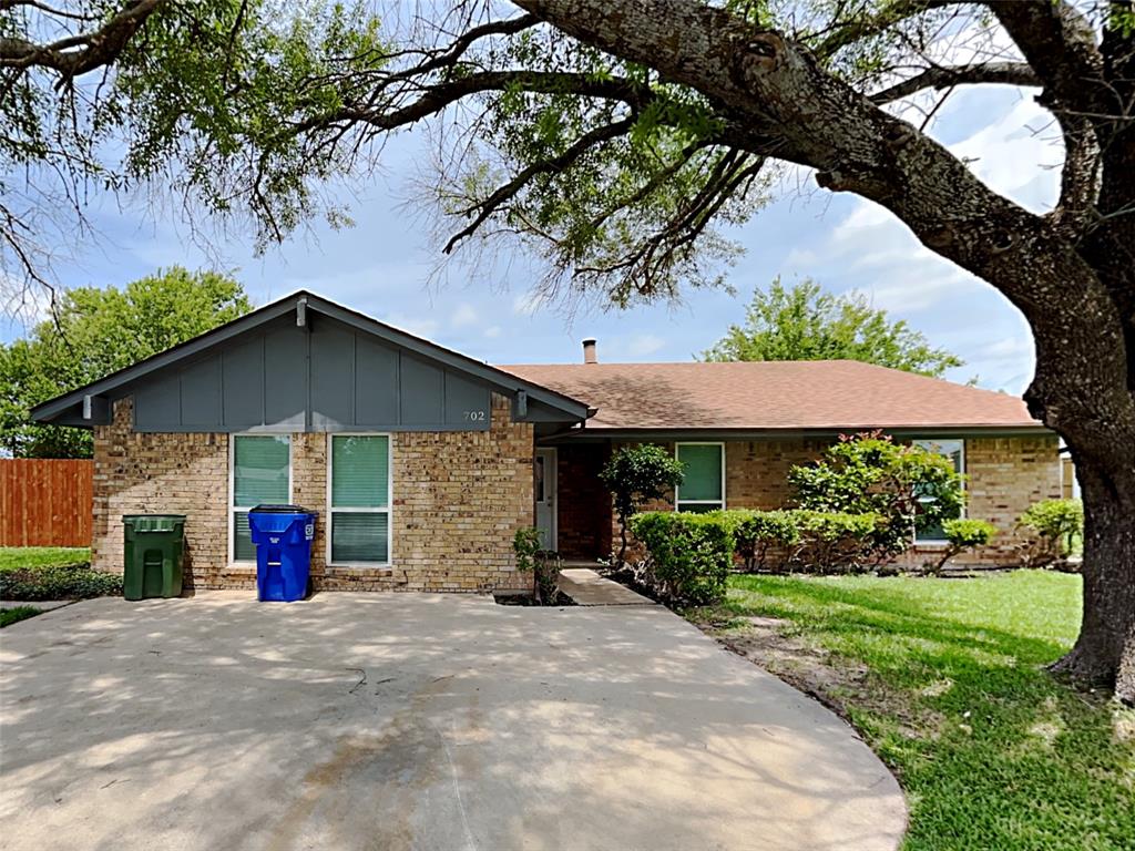 702 Redbud Drive — photo