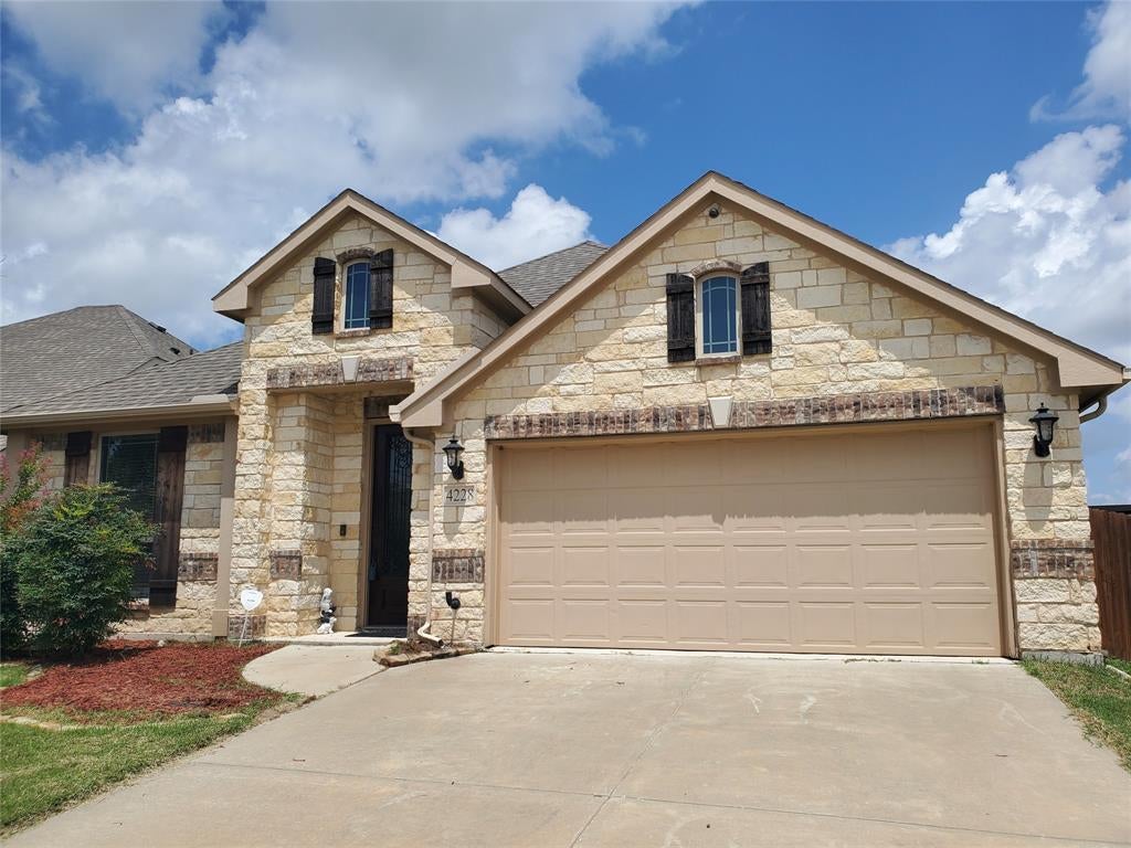 4228 Sweet Clover Lane — photo