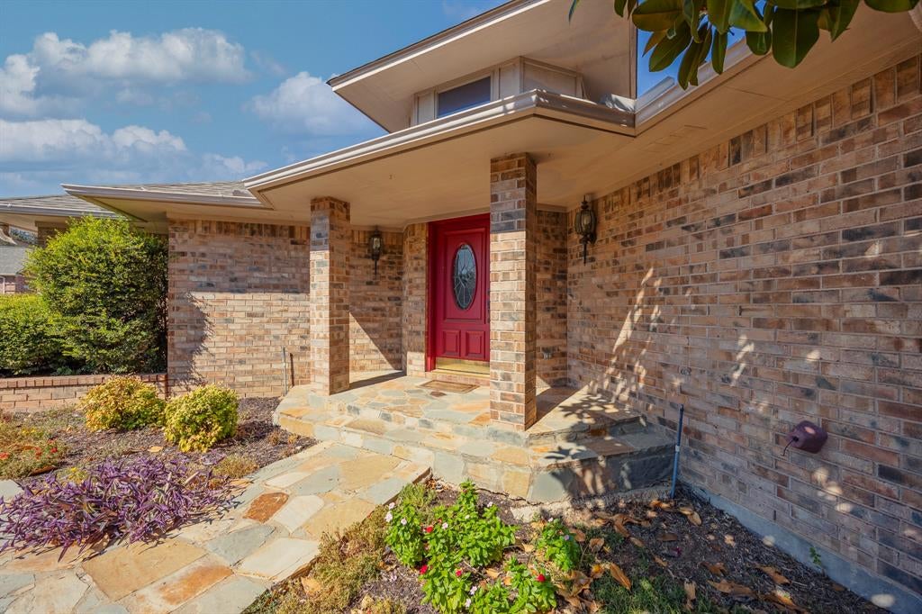 8418 Golf Club Circle — photo