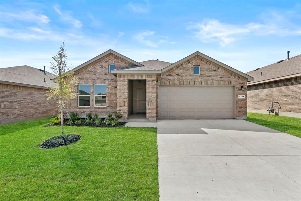 4233 Trickling Creek Lane — photo