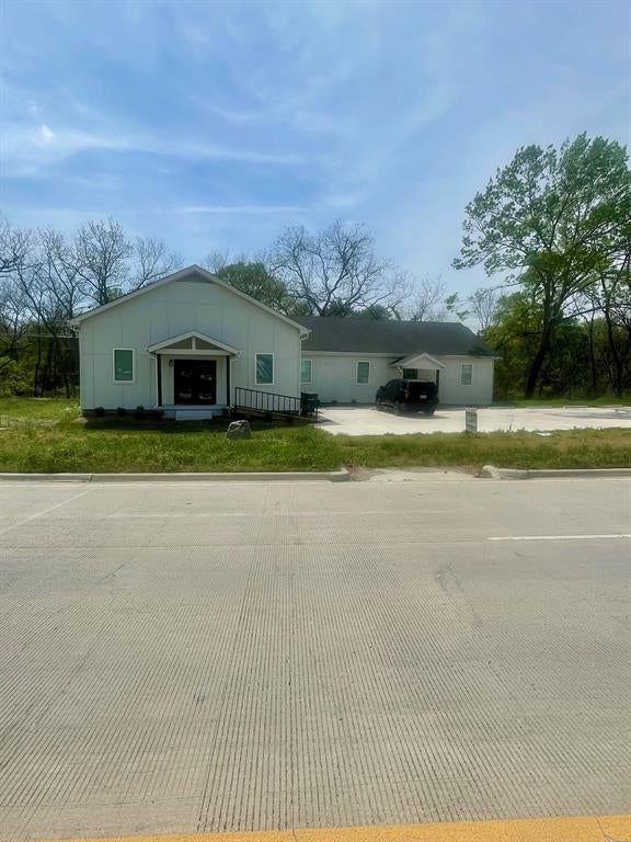 13980 FM 121 — photo
