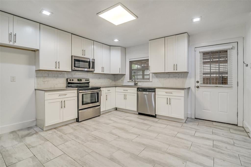 310 Thistle Drive — photo