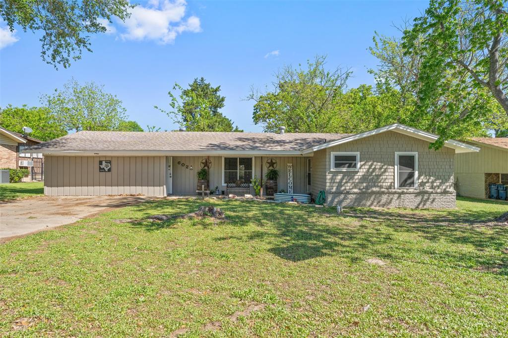 602 Colonial Drive — photo