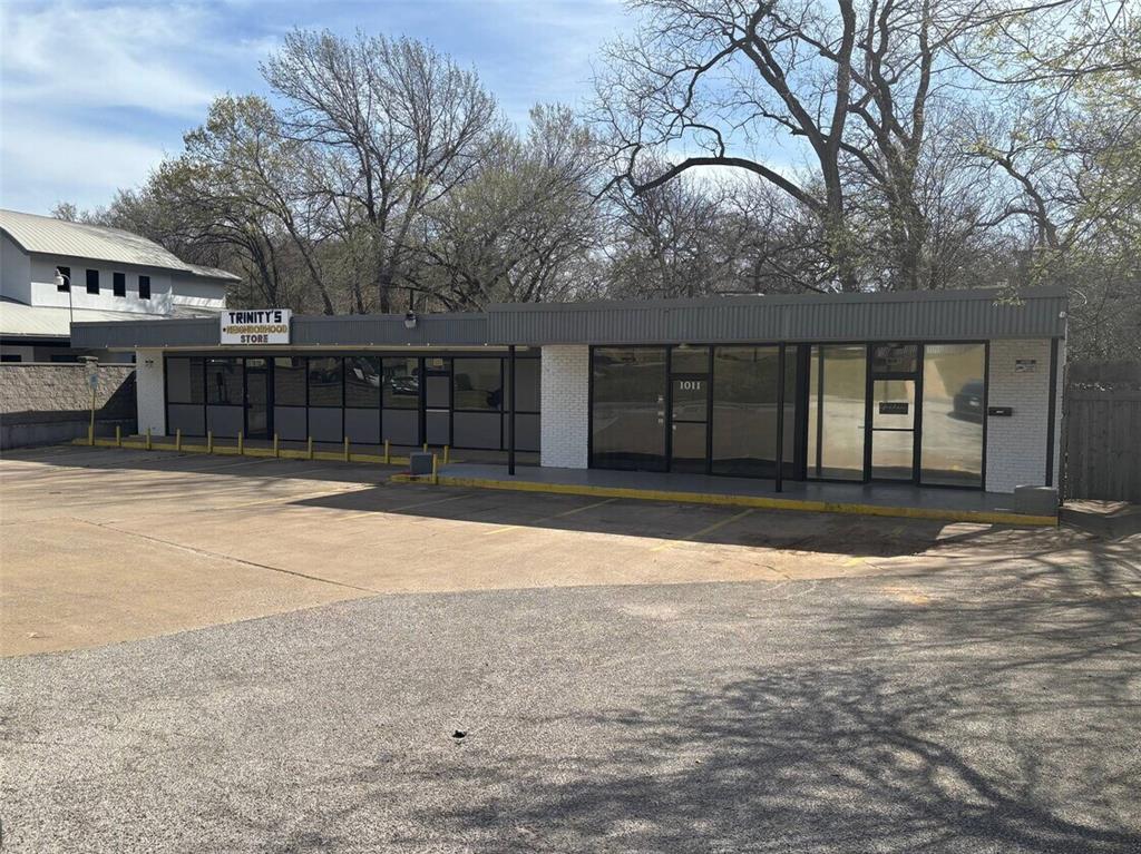 1009 N Bowen Road — photo