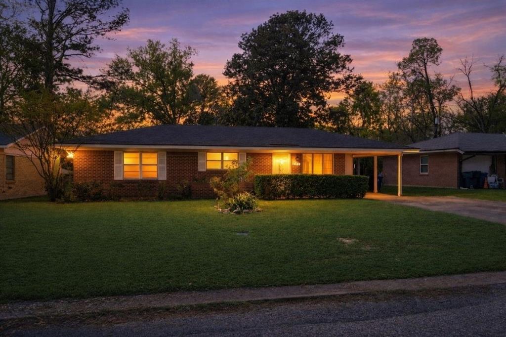 1129 Cloverdale Drive — photo