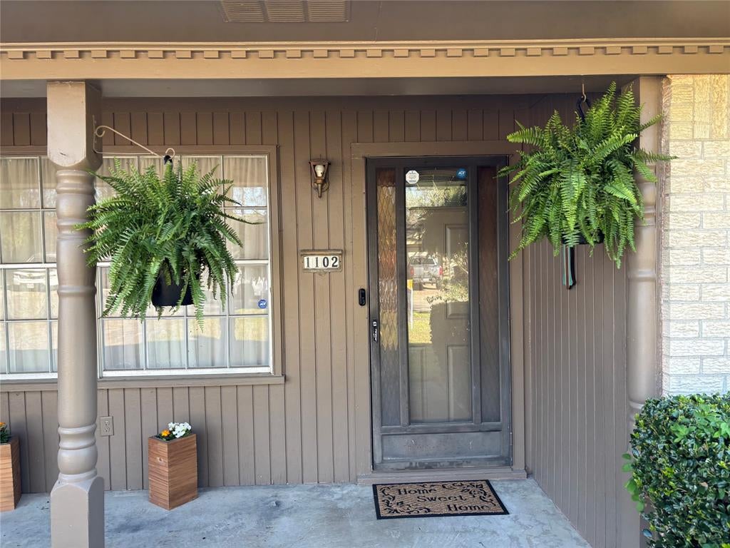 1102 Anthony Drive — photo