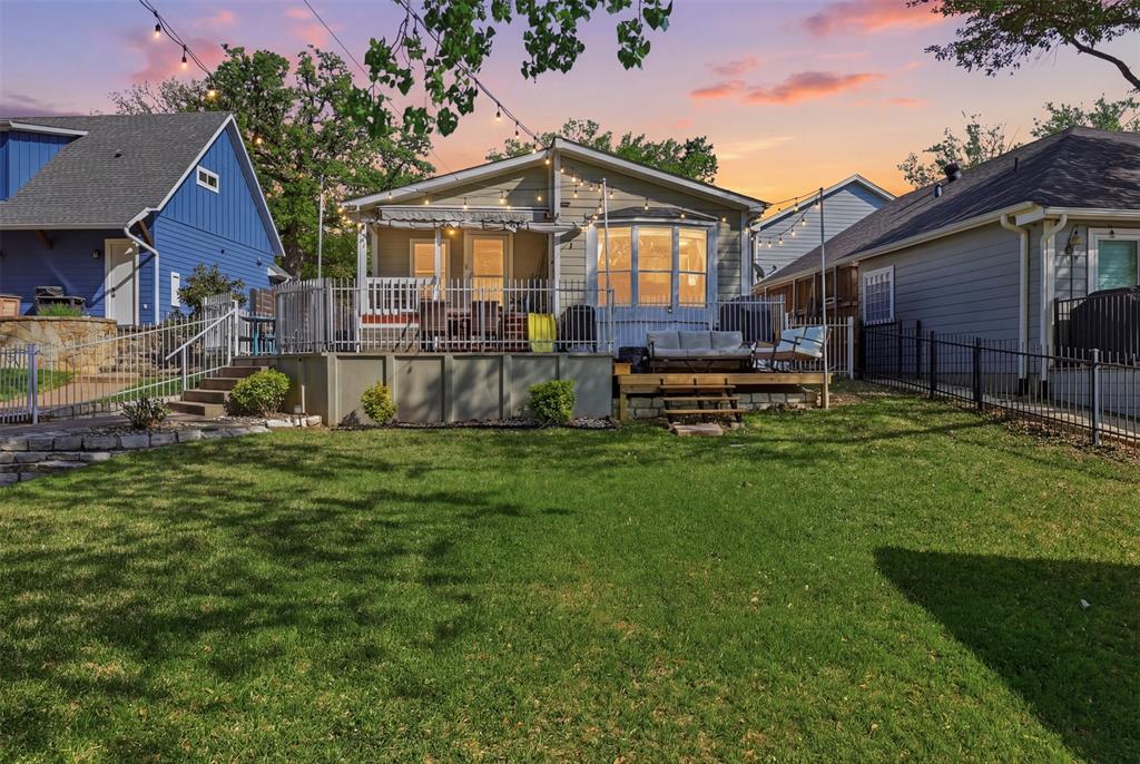1105 E Lake Drive — photo