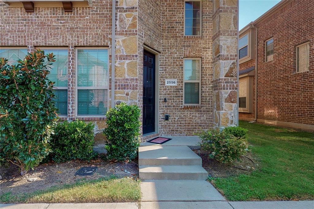 2556 Sarah Lane — photo