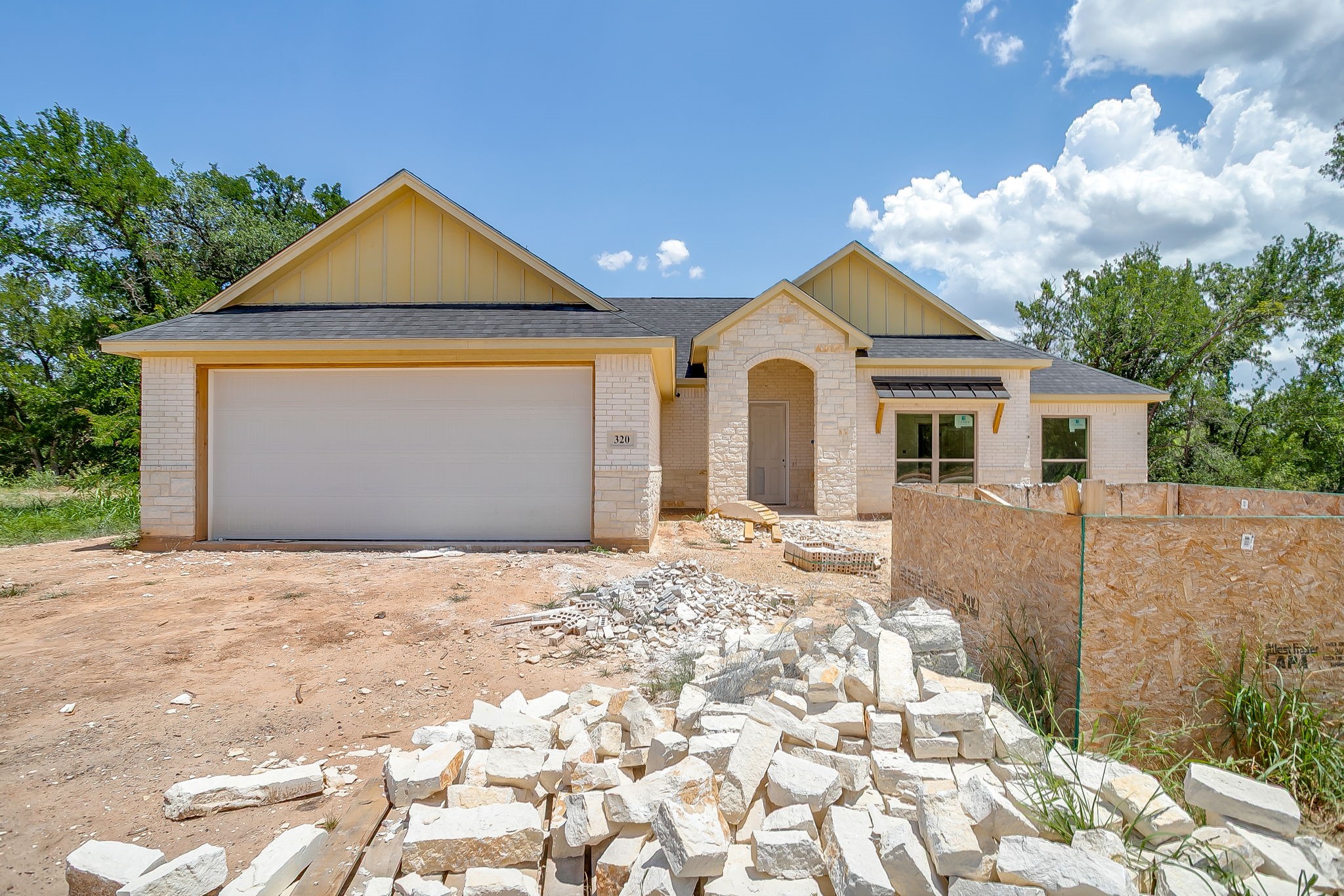 320 Rita Ridge Court, Millsap, TX 76066 — photo 2