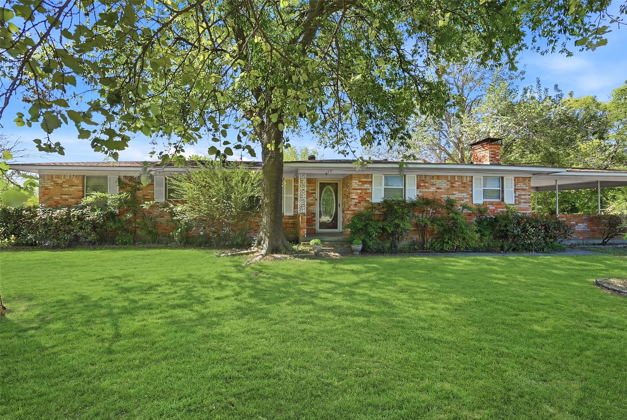 619 W Hayes Street — photo