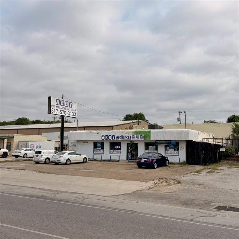 5700 Jacksboro Highway — photo