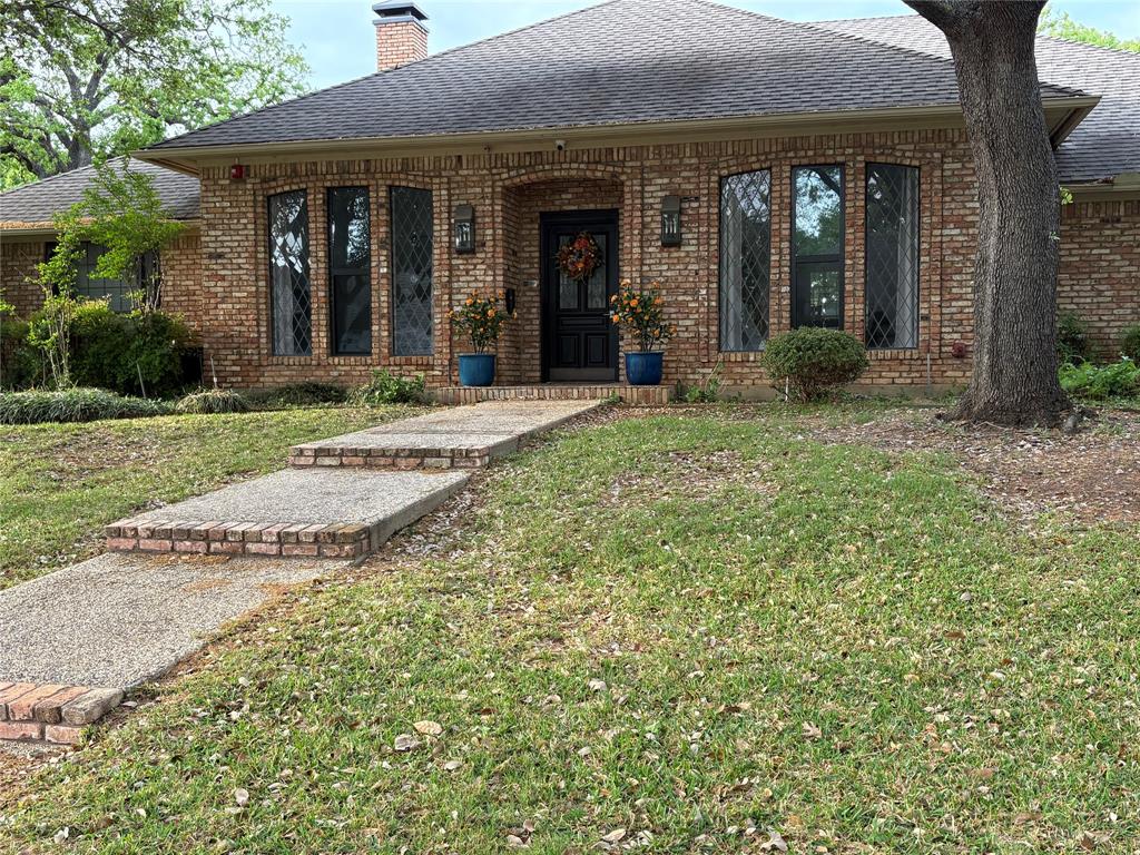 715 Buttermilk Drive — photo