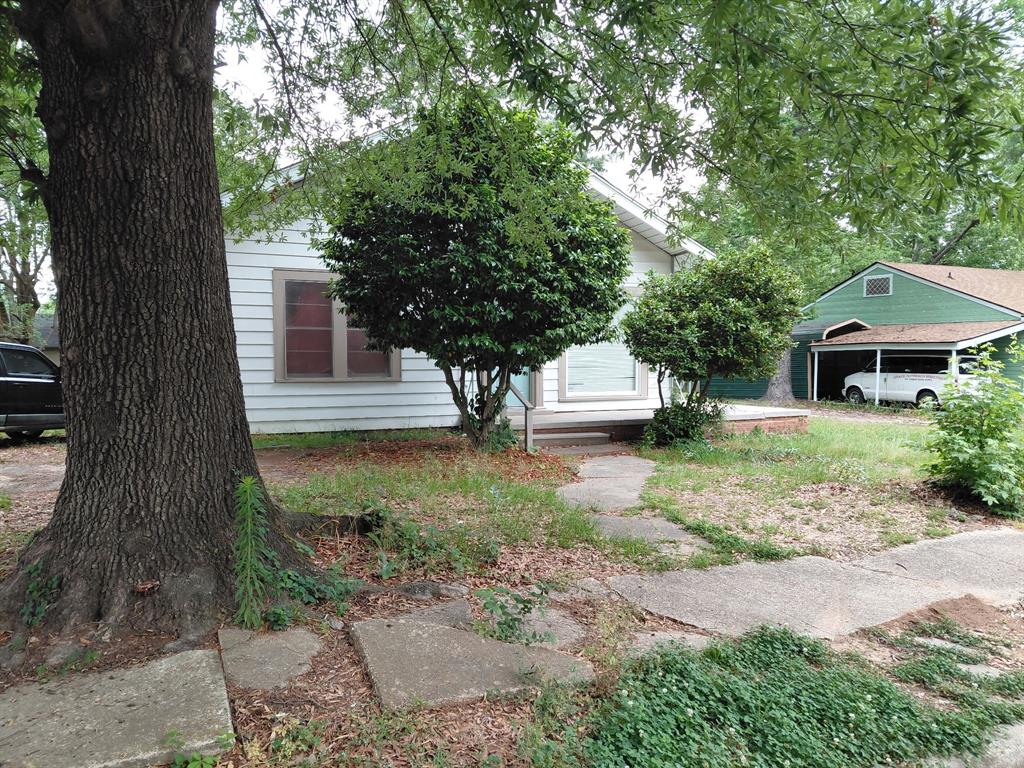 860 Evangeline Place — photo