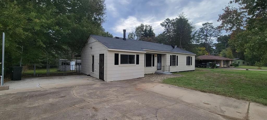 8921 Ferndale Lane — photo